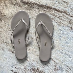 Nude leather TKEES flip flops in size 8 - wonderful condition as pictured